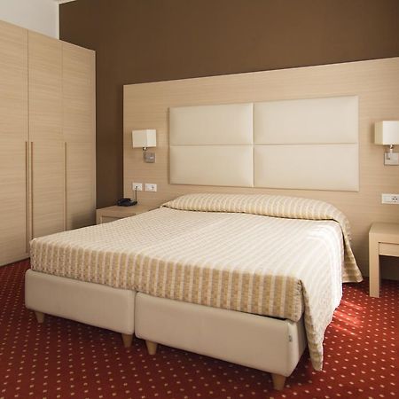 Hotel Regina Bolzano Esterno foto
