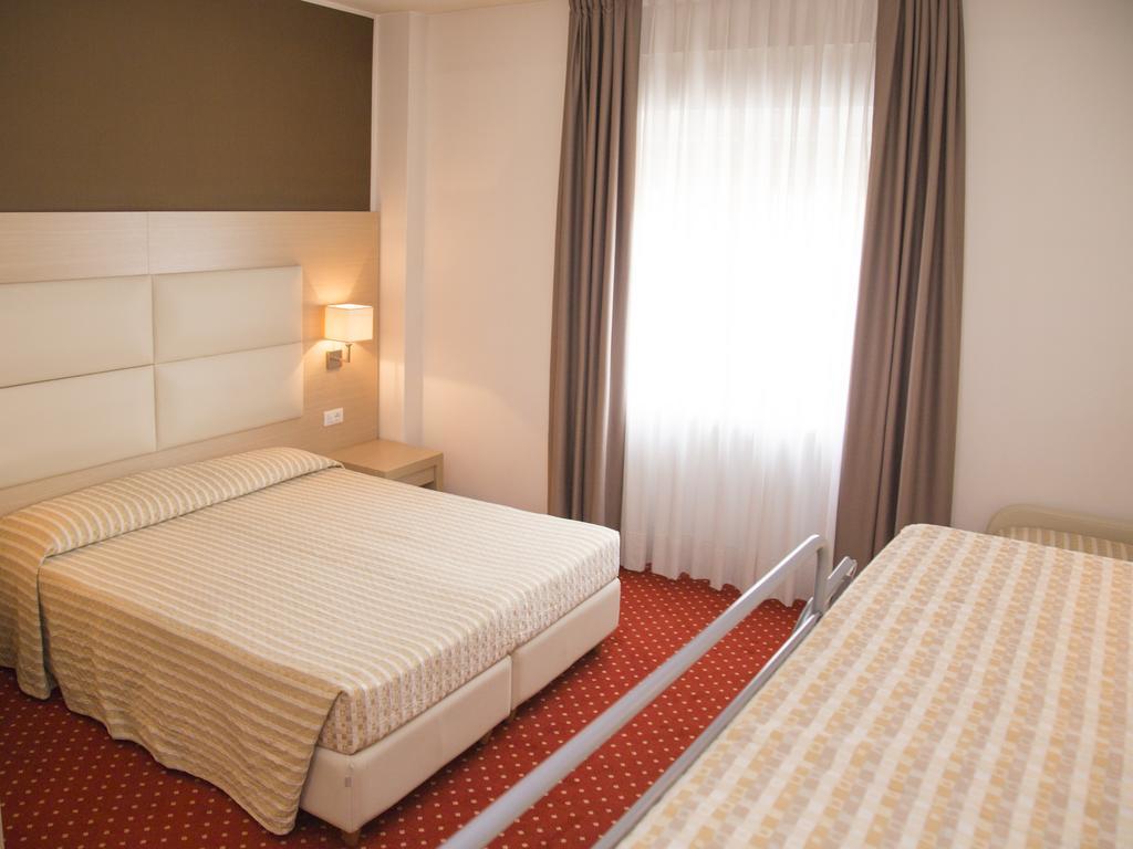 Hotel Regina Bolzano Esterno foto