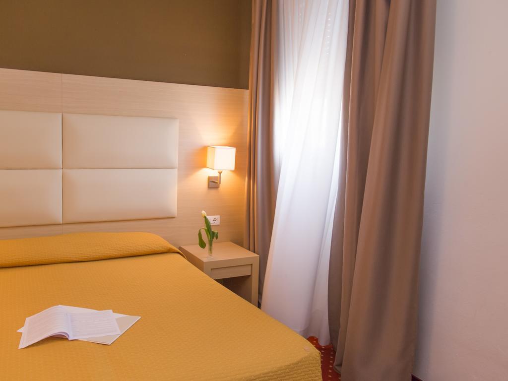 Hotel Regina Bolzano Esterno foto