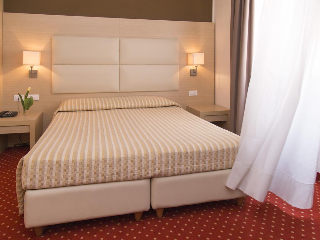 Hotel Regina Bolzano Esterno foto