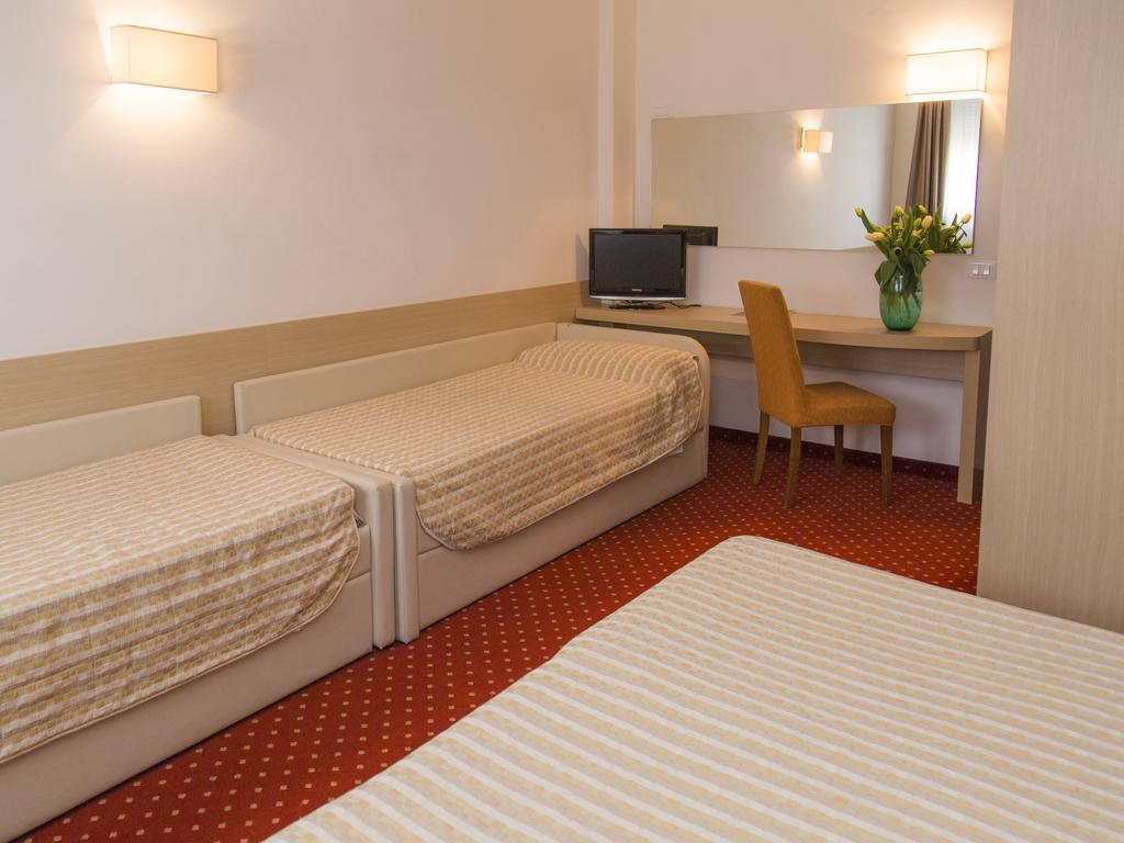 Hotel Regina Bolzano Esterno foto