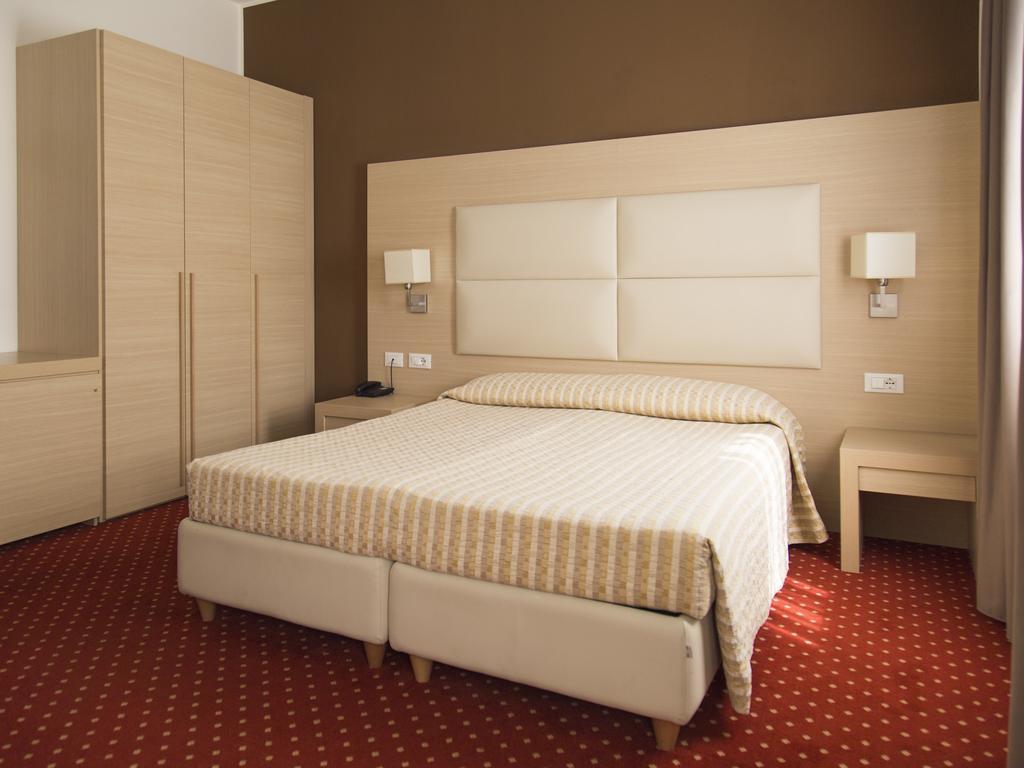 Hotel Regina Bolzano Esterno foto