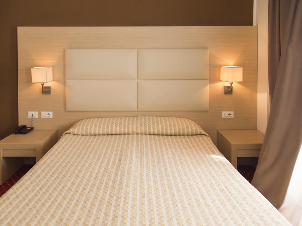 Hotel Regina Bolzano Esterno foto