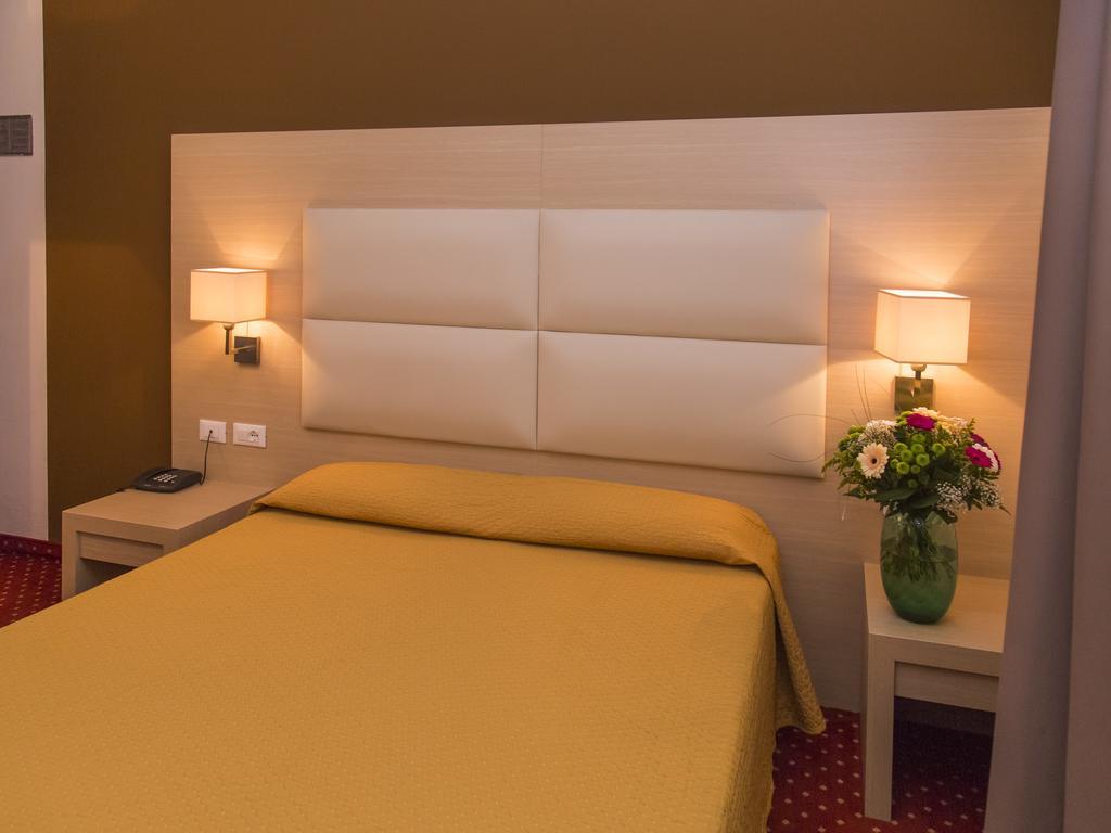 Hotel Regina Bolzano Esterno foto