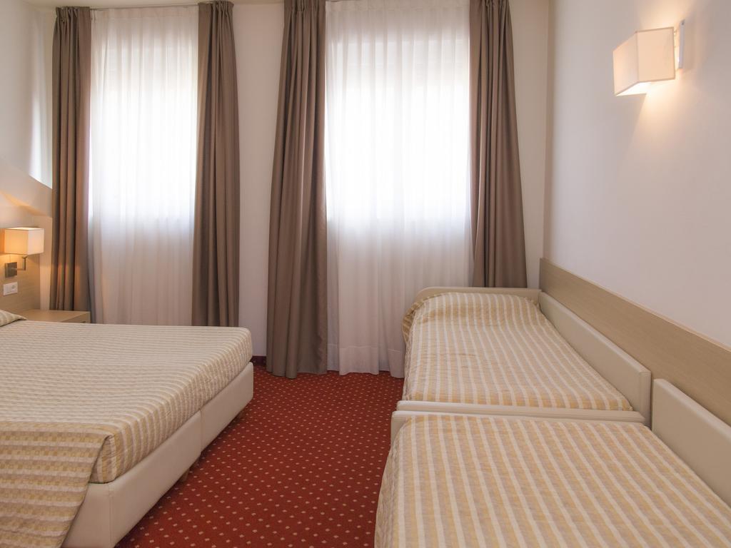 Hotel Regina Bolzano Esterno foto
