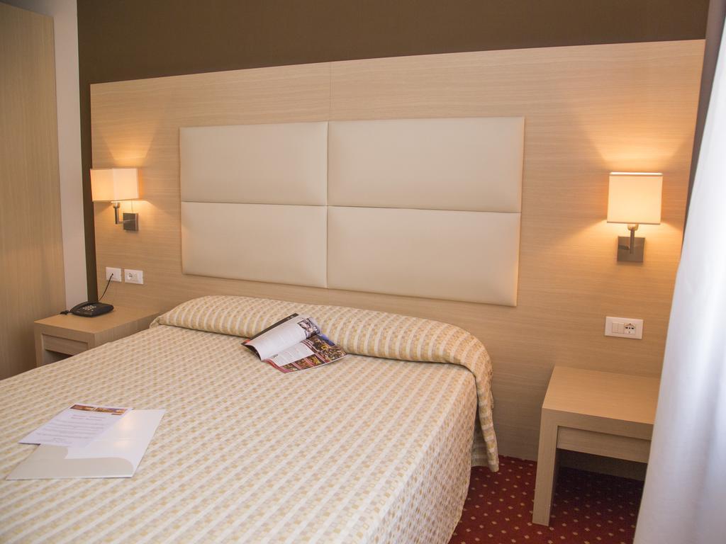 Hotel Regina Bolzano Esterno foto