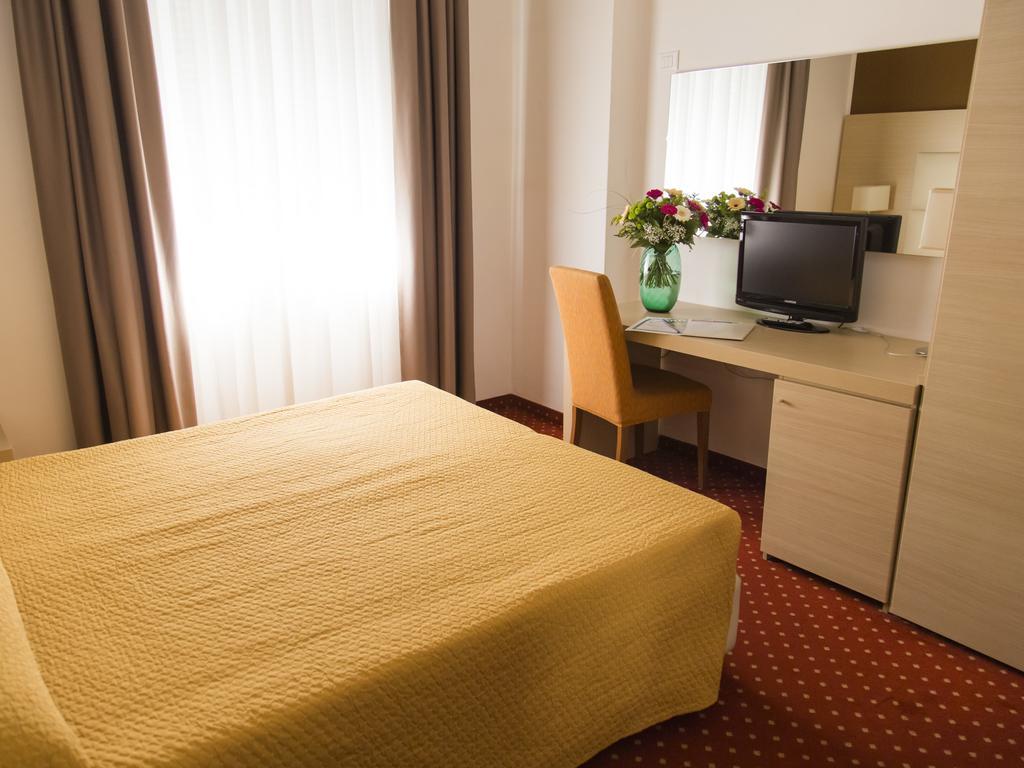 Hotel Regina Bolzano Esterno foto
