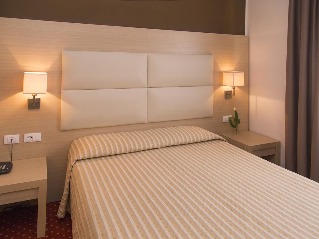 Hotel Regina Bolzano Esterno foto