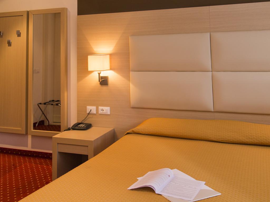 Hotel Regina Bolzano Esterno foto