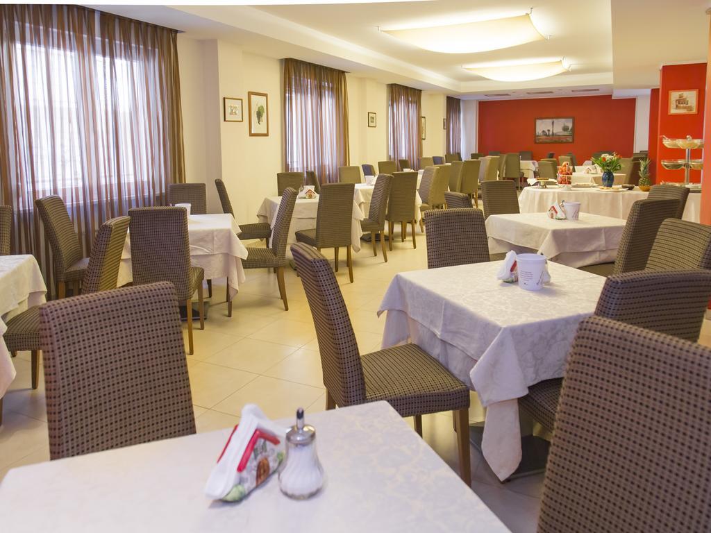 Hotel Regina Bolzano Esterno foto