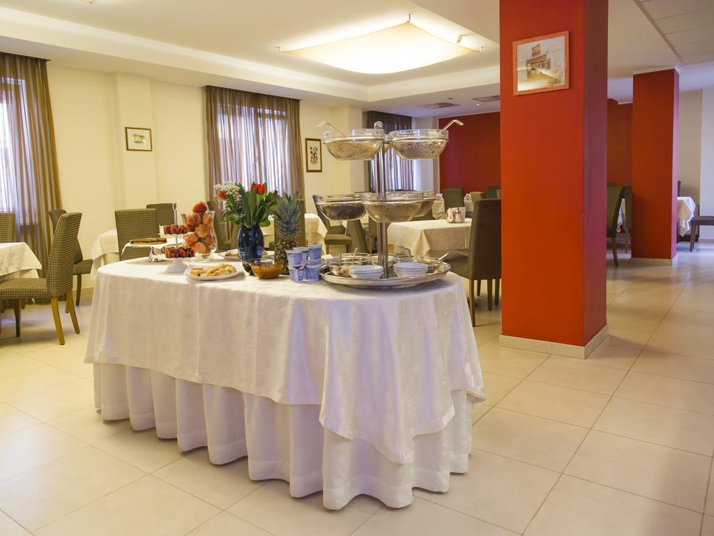 Hotel Regina Bolzano Esterno foto